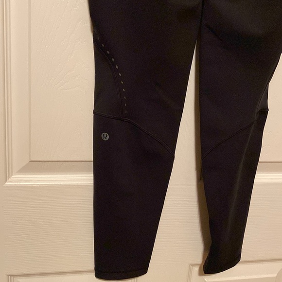 NWT Lululemon rain-repellent HR Run Tights,sz 12, length 28”. Logo on left calf. - Picture 12 of 14
